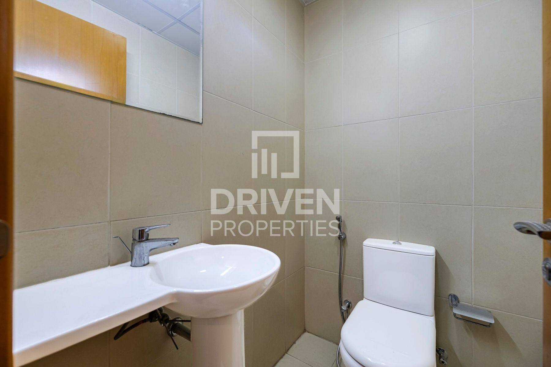 Vacant Fully Fitted Easy Accessibility