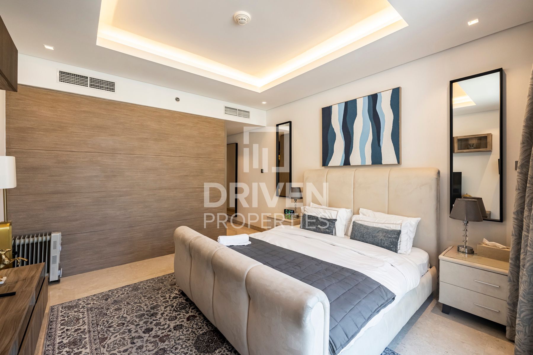 Upgraded Unit and Furnished Prime Location