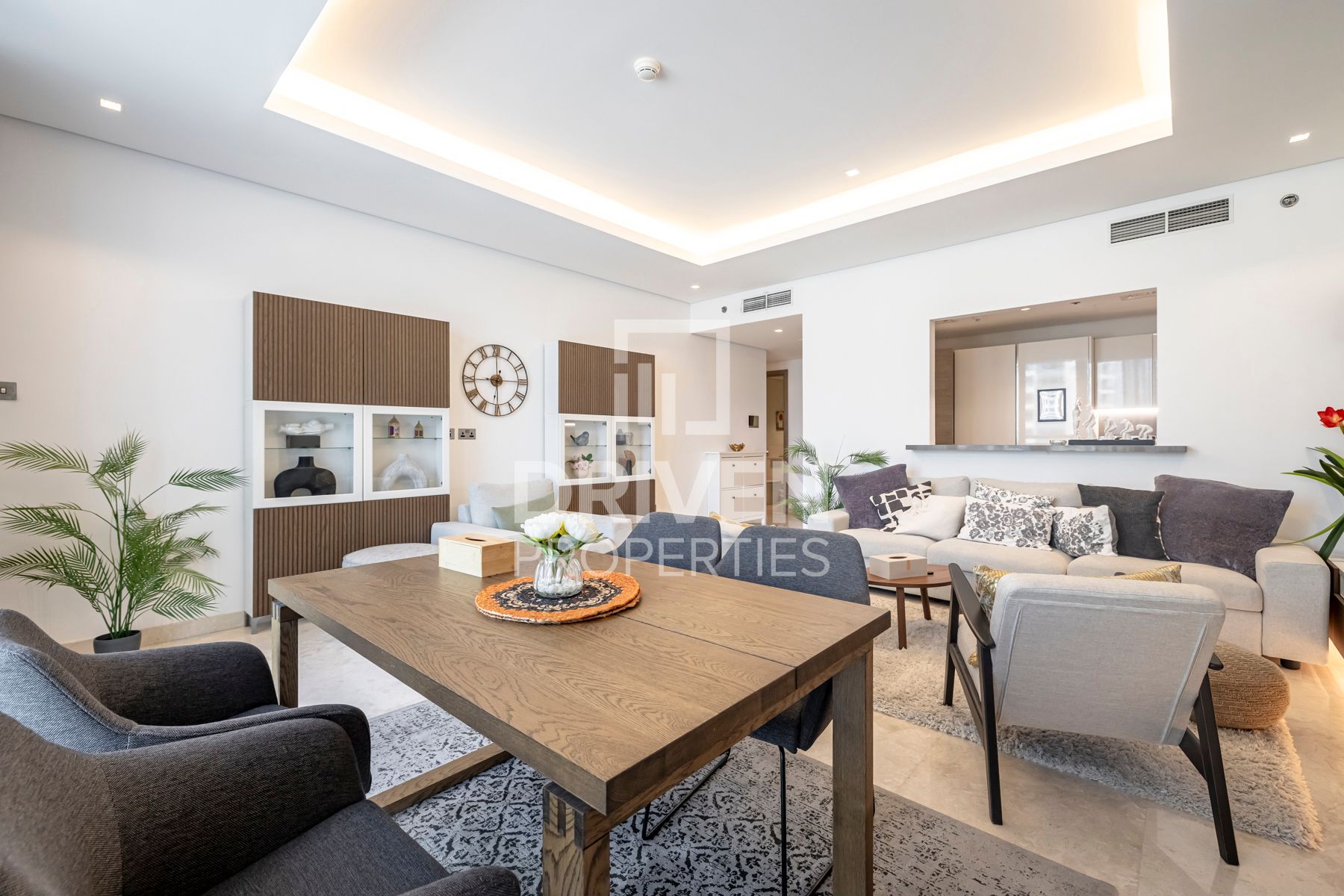 Upgraded Unit and Furnished Prime Location