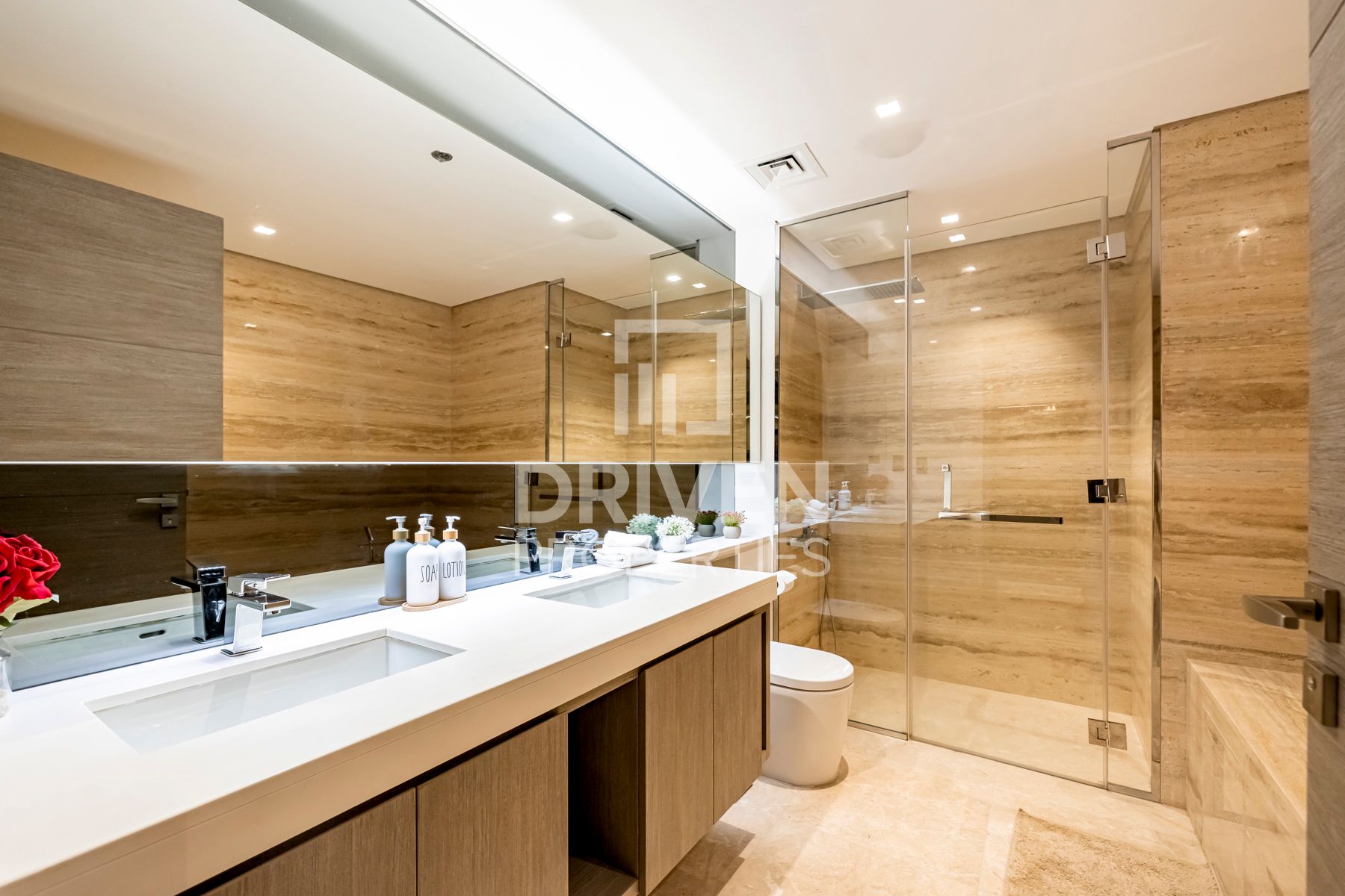 Upgraded Unit and Furnished Prime Location