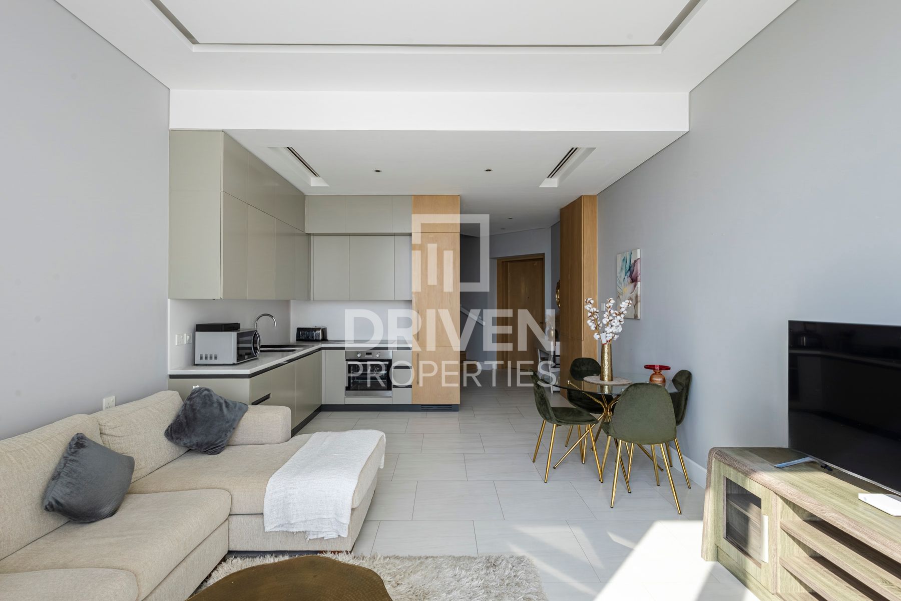 Furnished Unit Ready to move in 4 Cheques