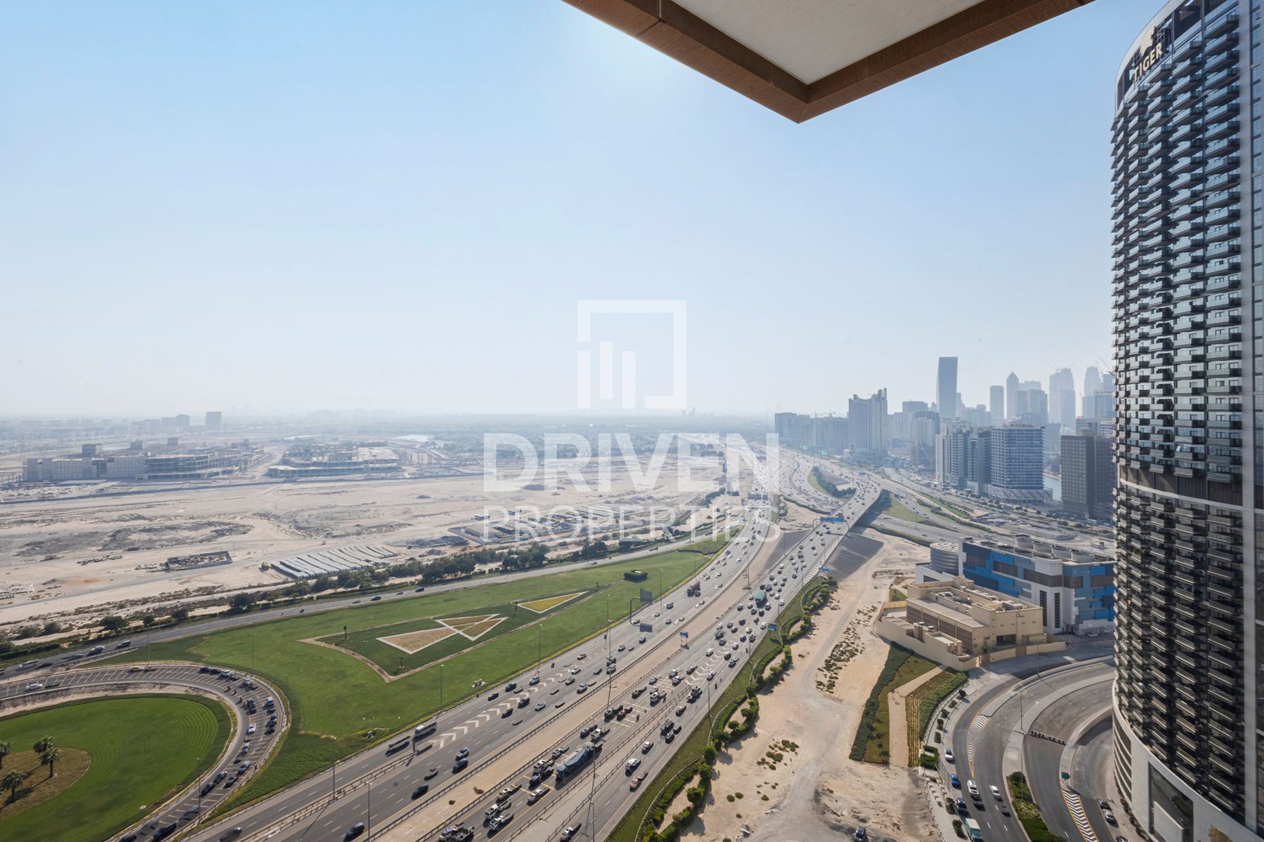 Furnished Unit Ready to move in 4 Cheques