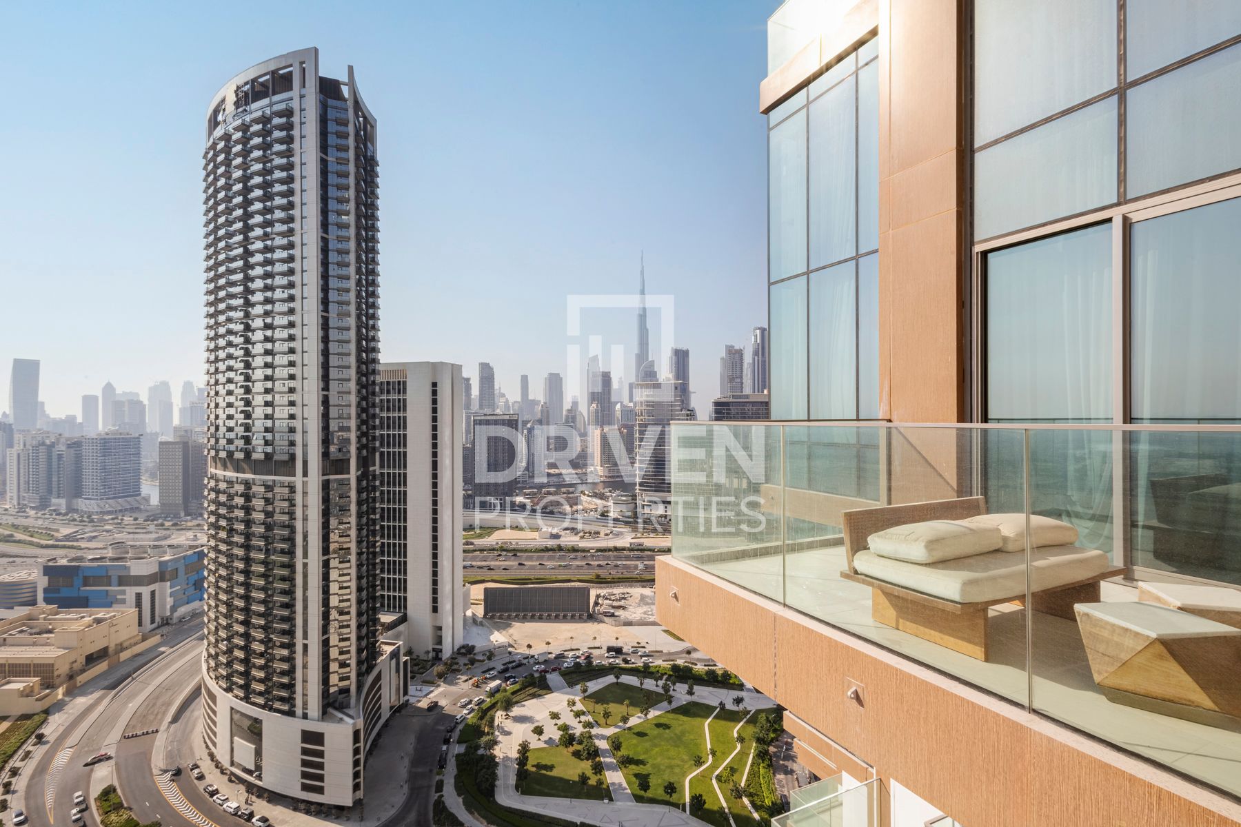 Furnished Unit Ready to move in 4 Cheques