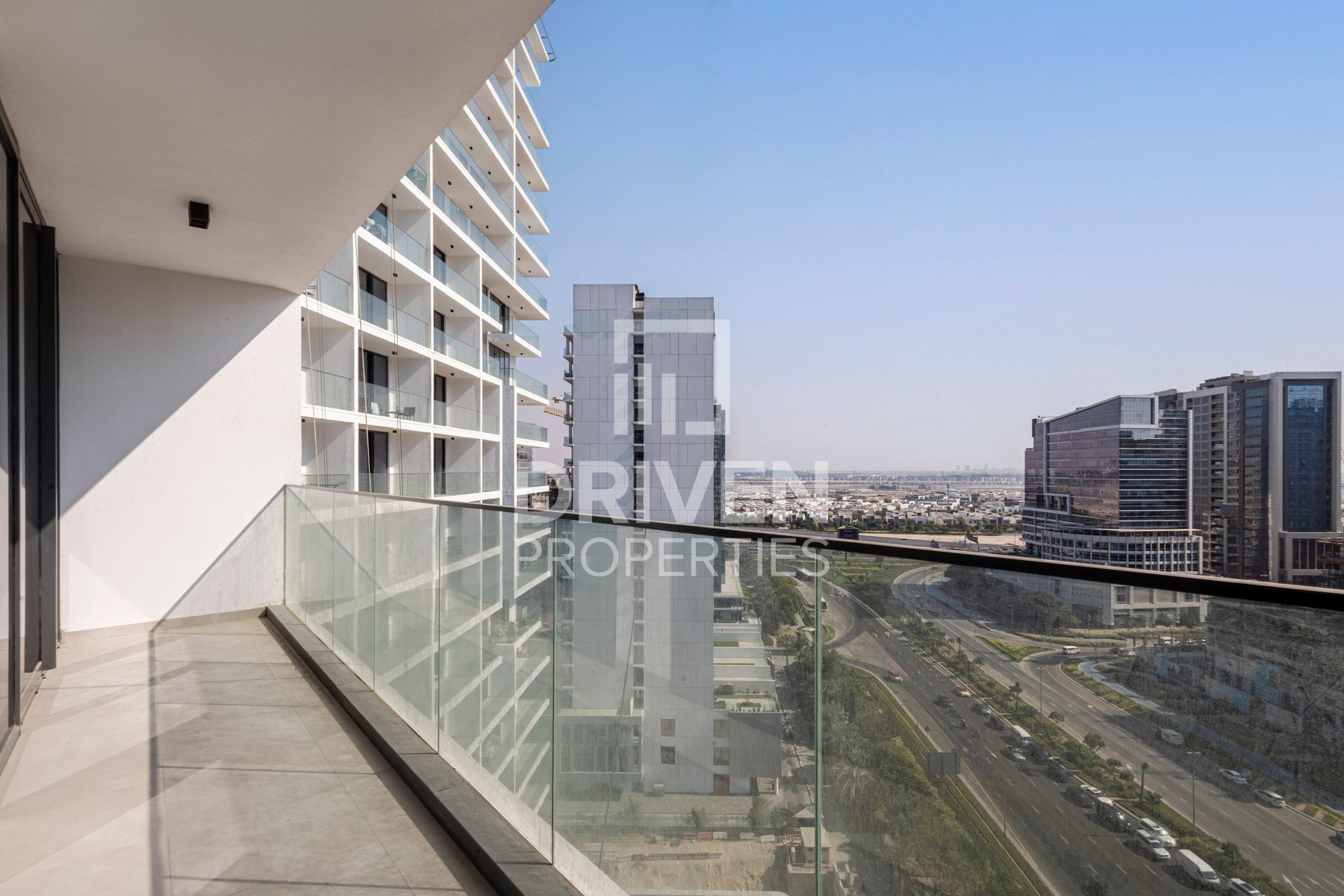 Furnished Unit High Floor Ready to move in