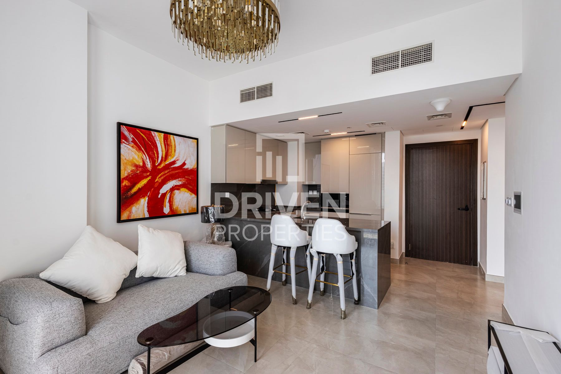 Furnished Unit High Floor Ready to move in