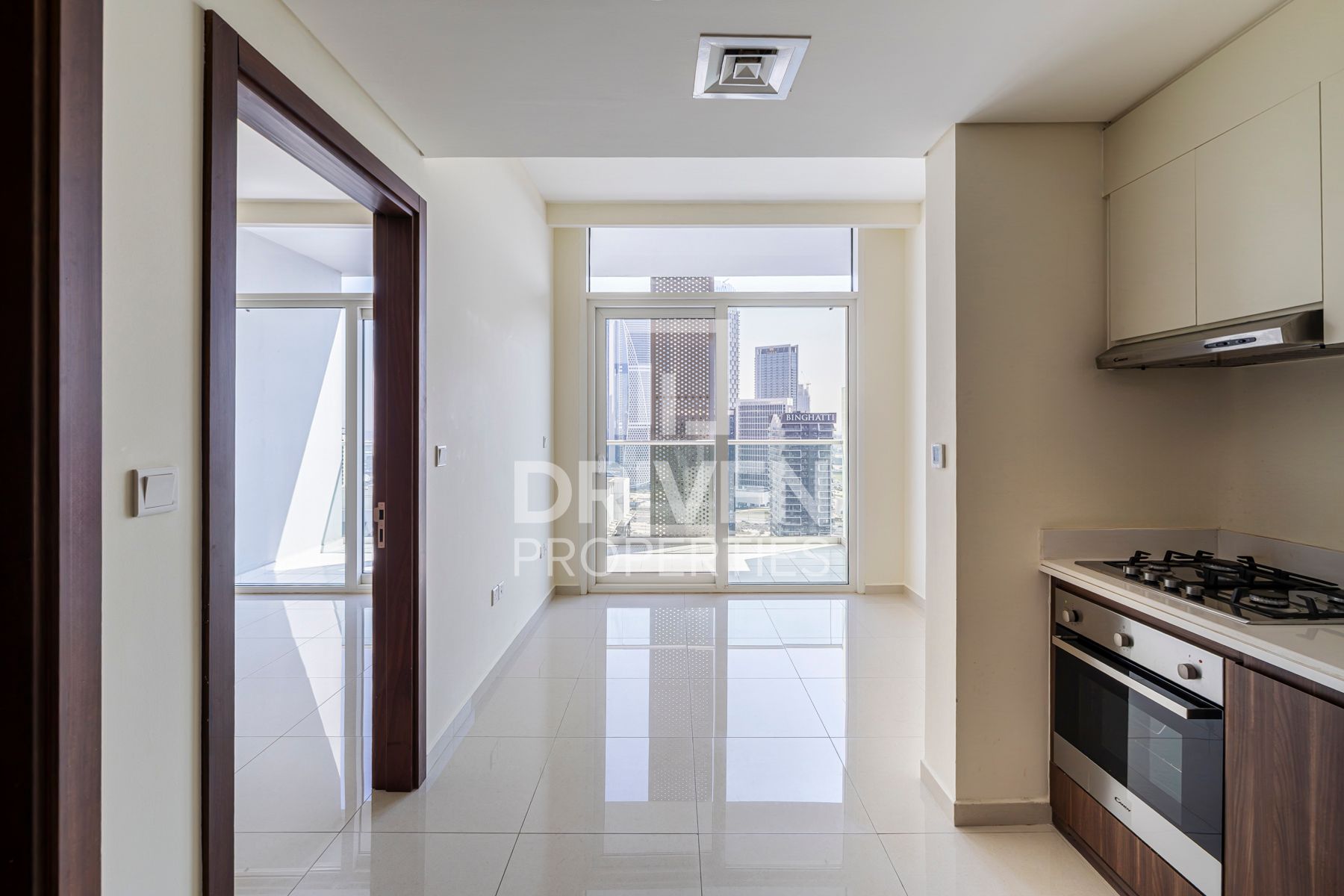 Prime Location Elegant Unit Modern Layout