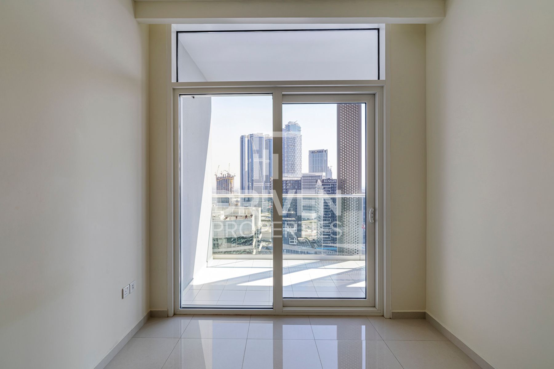 Prime Location Elegant Unit Modern Layout