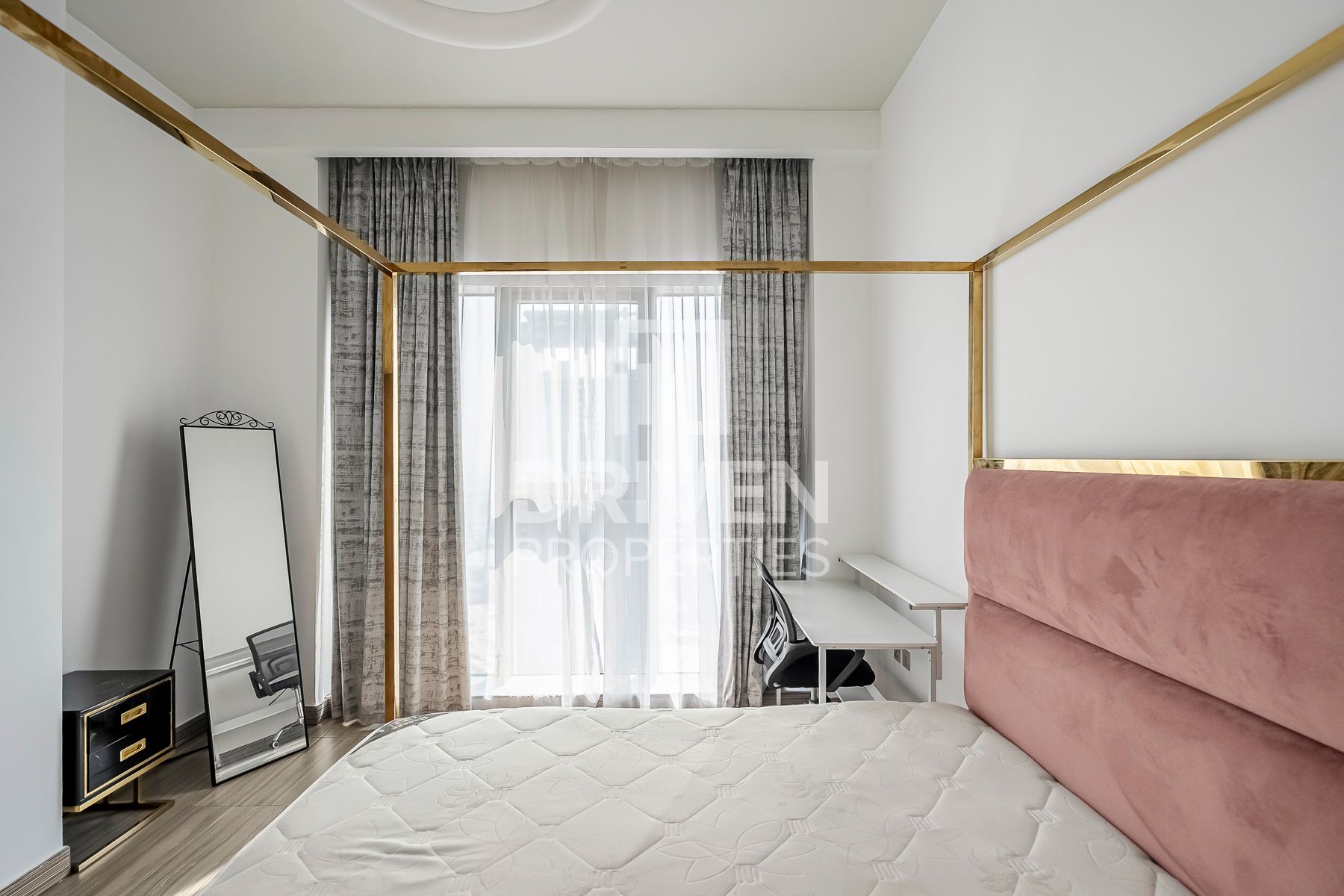 Ready to move in High Floor Furnished