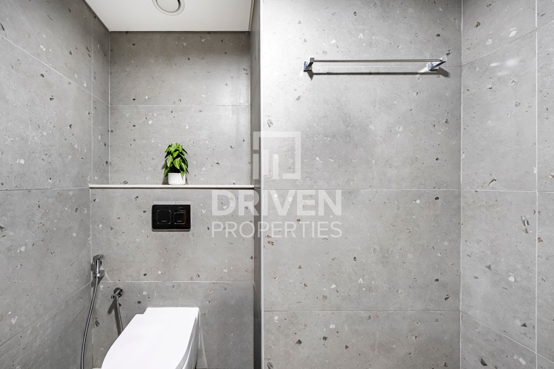 Amazing Pool View Brand New Chiller Free