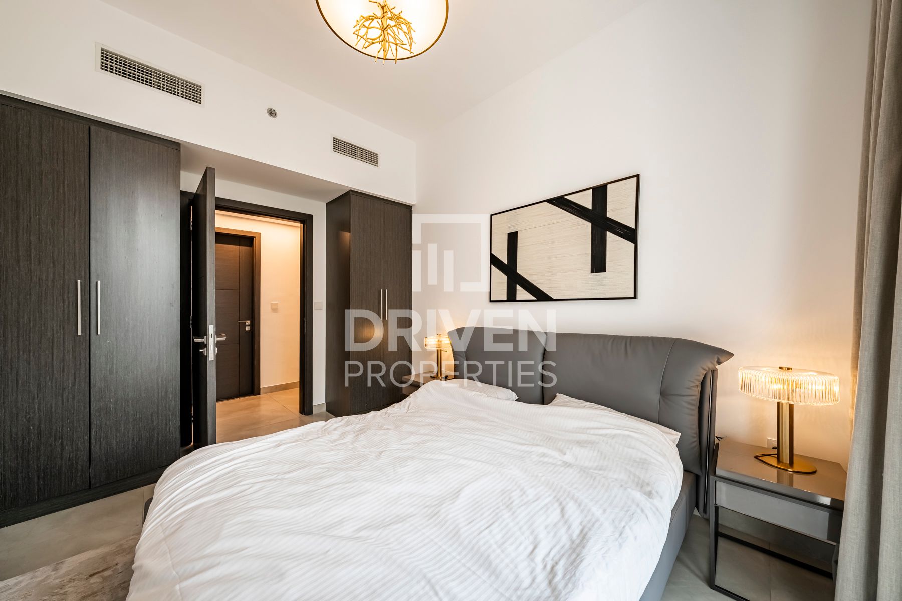 Amazing Pool View Brand New Chiller Free