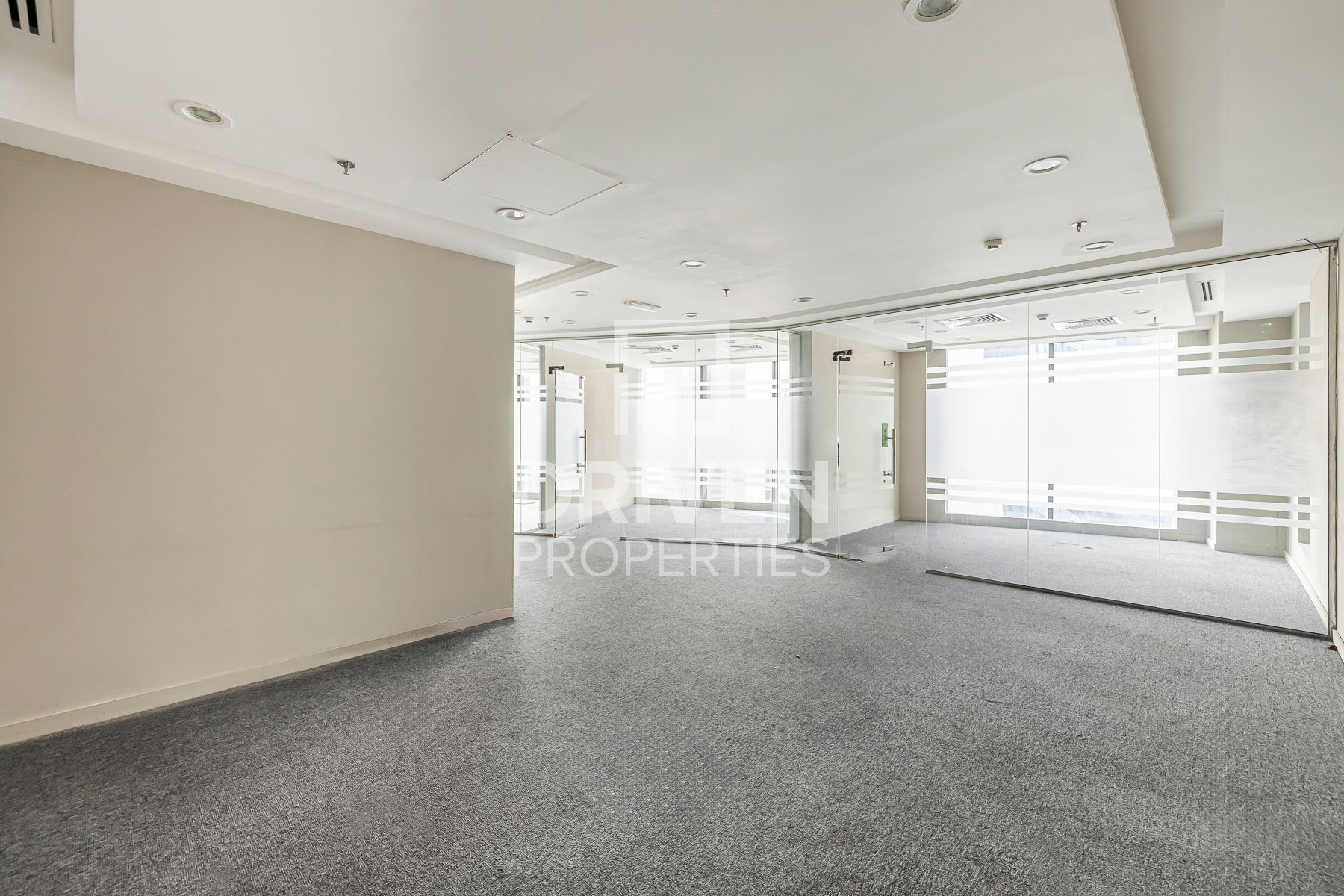 Fully Fitted Office Close to Metro Vacant