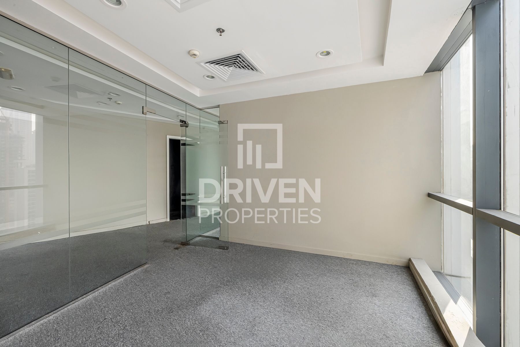 Fully Fitted Office Close to Metro Vacant