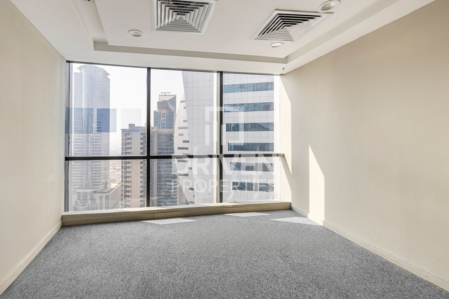 Fully Fitted Office Close to Metro Vacant