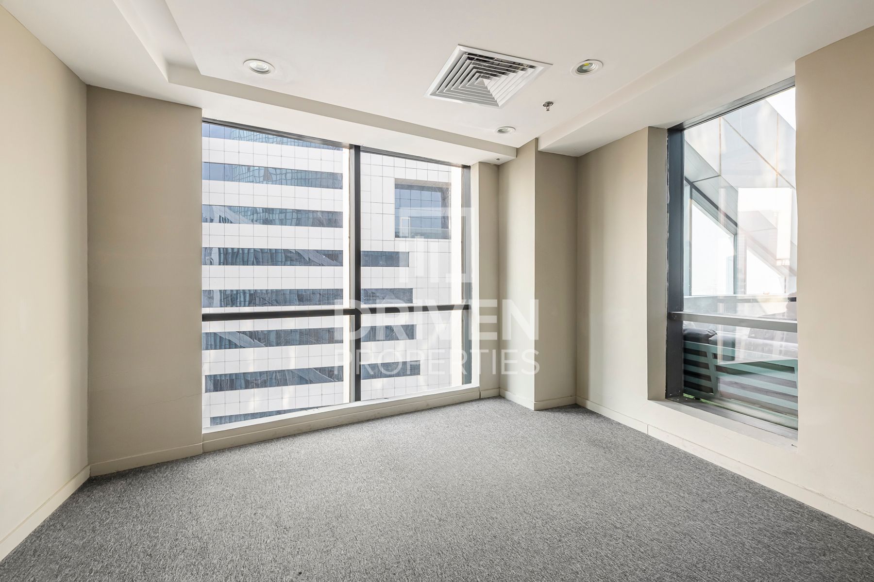 Fully Fitted Office Close to Metro Vacant