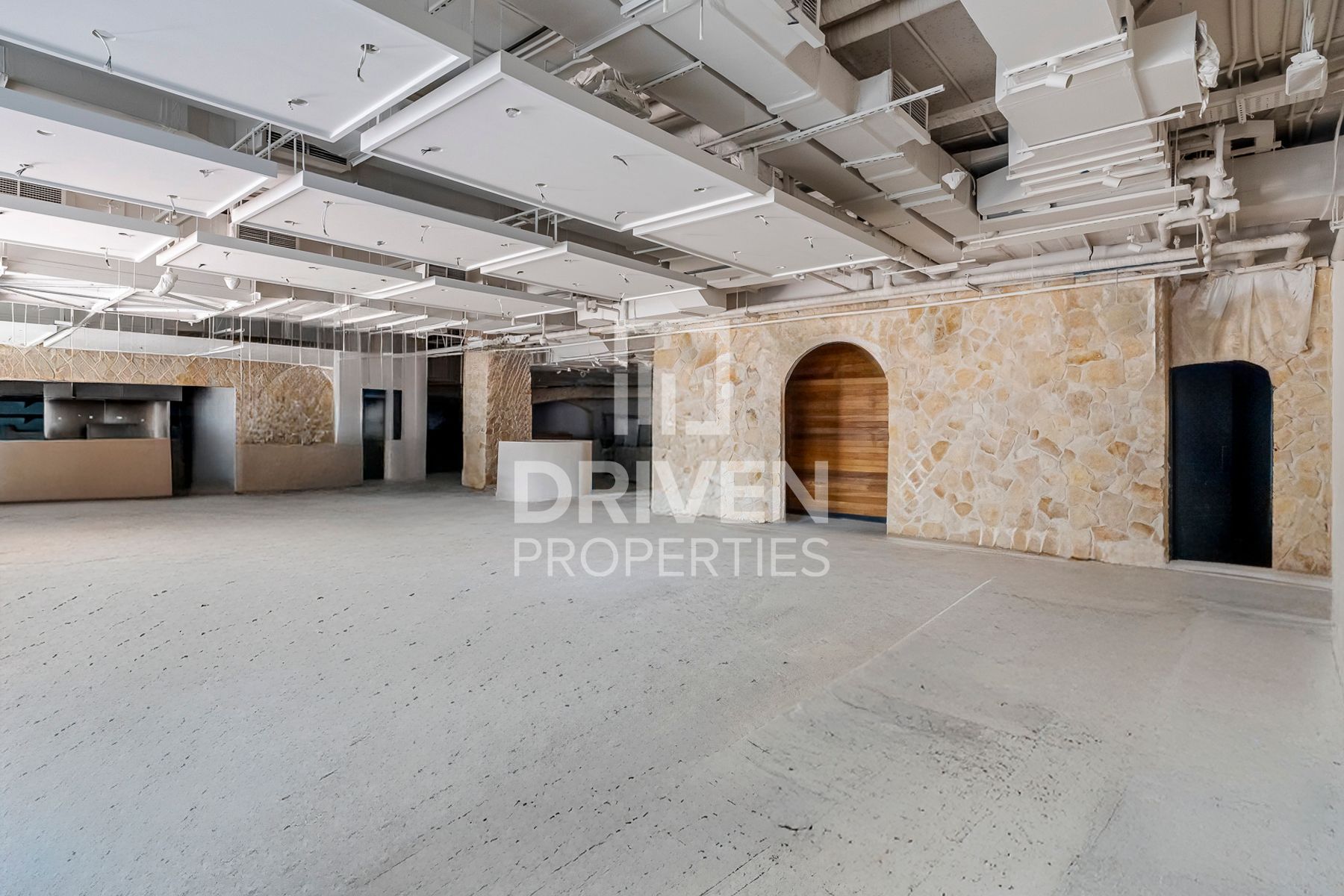 Podium Retail Shop Prime Location Spacious