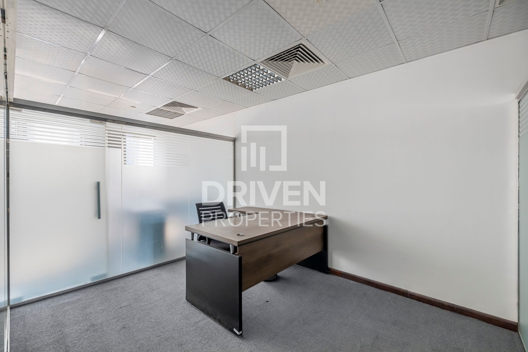 Fully Fitted Close to Metro Ready to move in