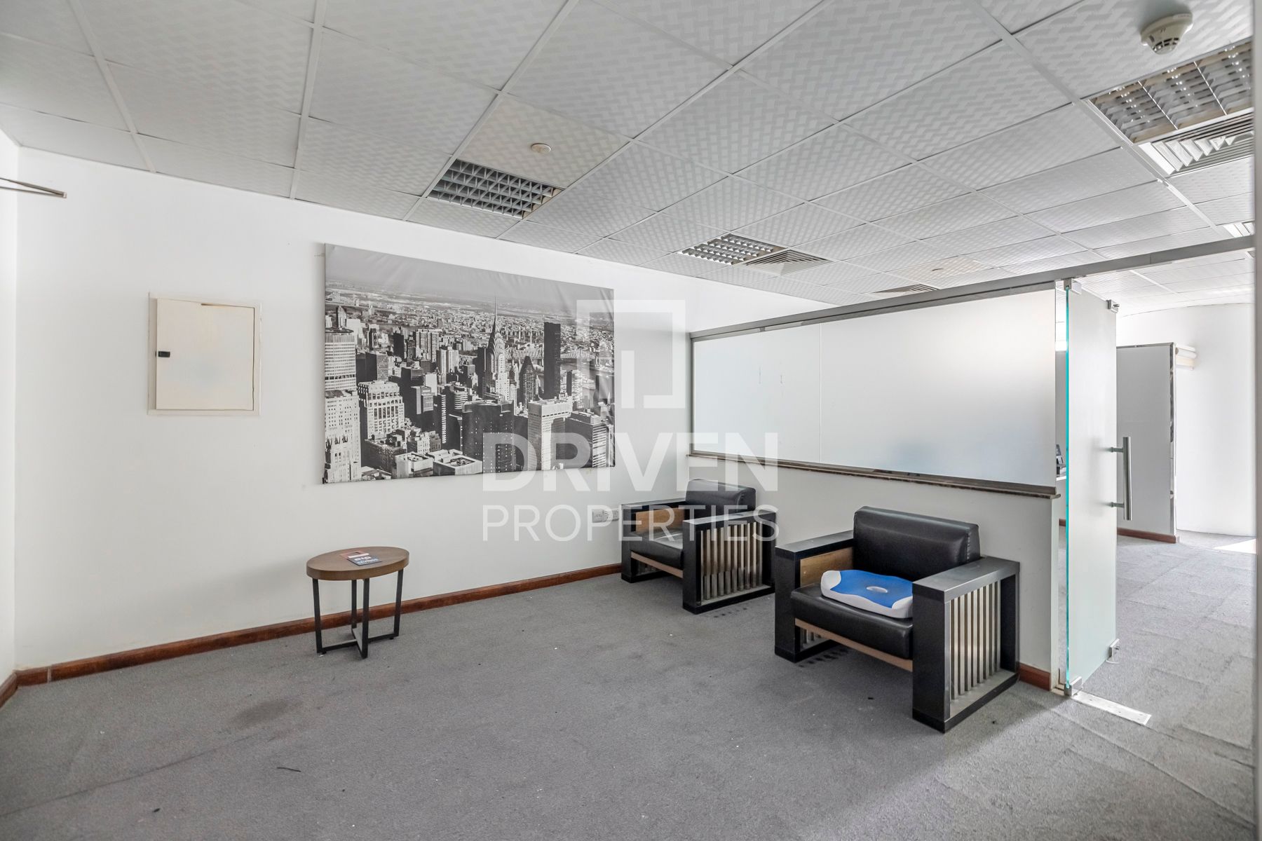 Fully Fitted Close to Metro Ready to move in