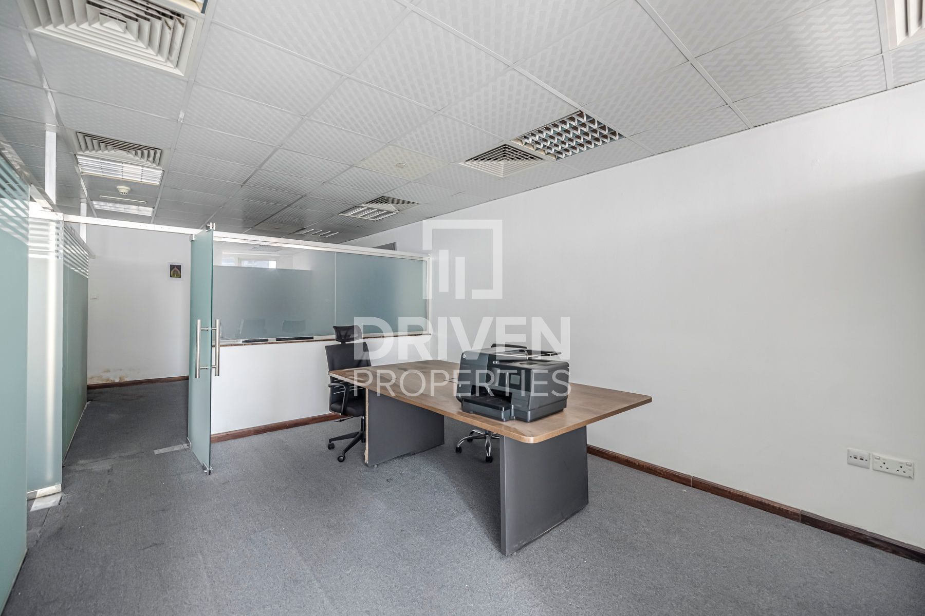 Fully Fitted Close to Metro Ready to move in