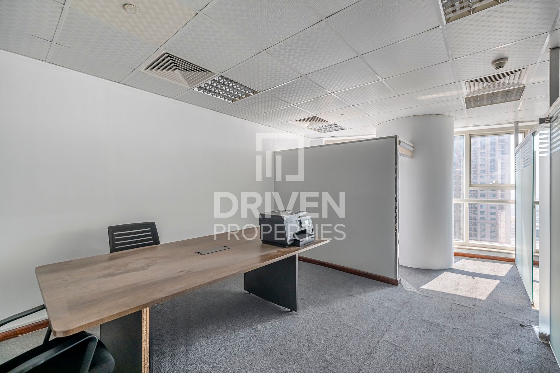 Fully Fitted Close to Metro Ready to move in