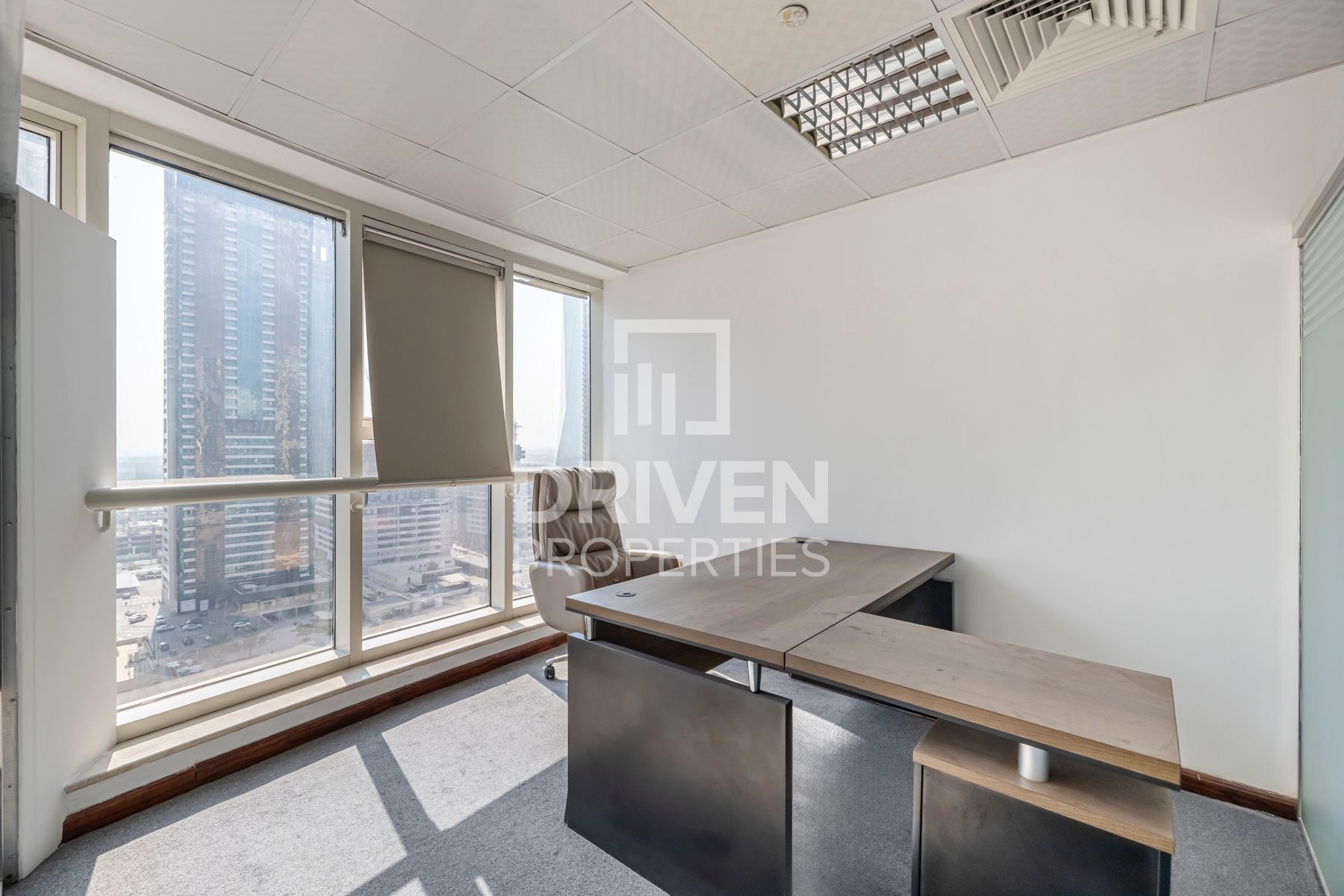 Fully Fitted Close to Metro Ready to move in