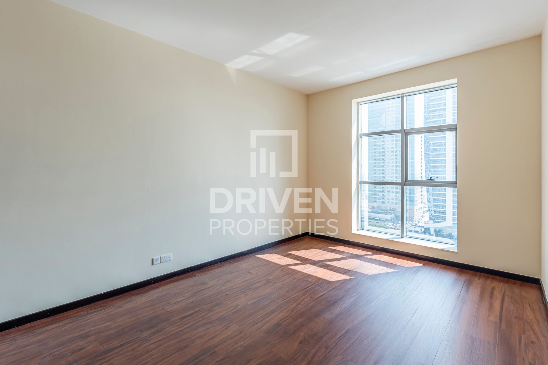 Ready to Move in Near to Metro Elegant Unit