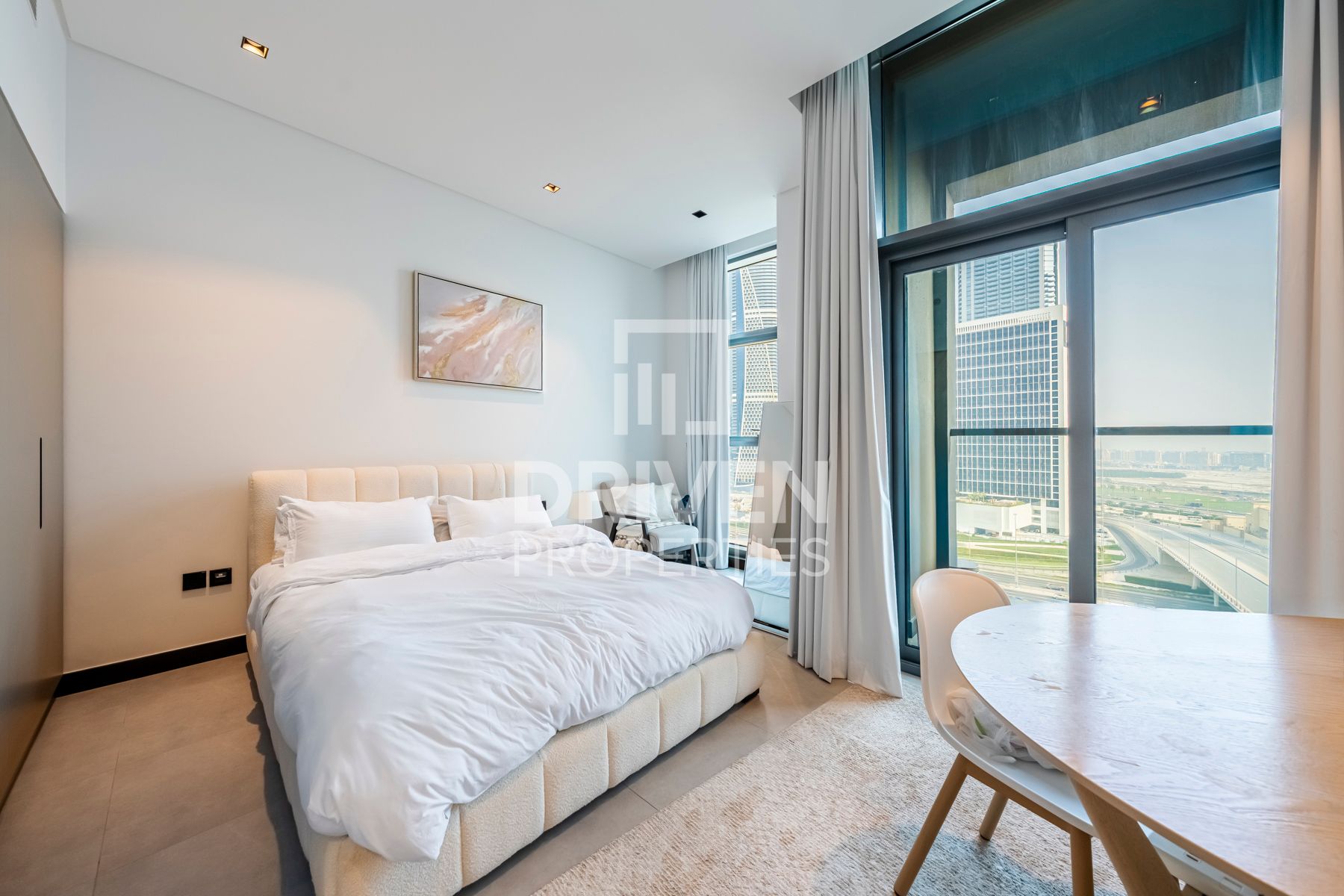 Ready to Move in Unique Layout Modern Unit