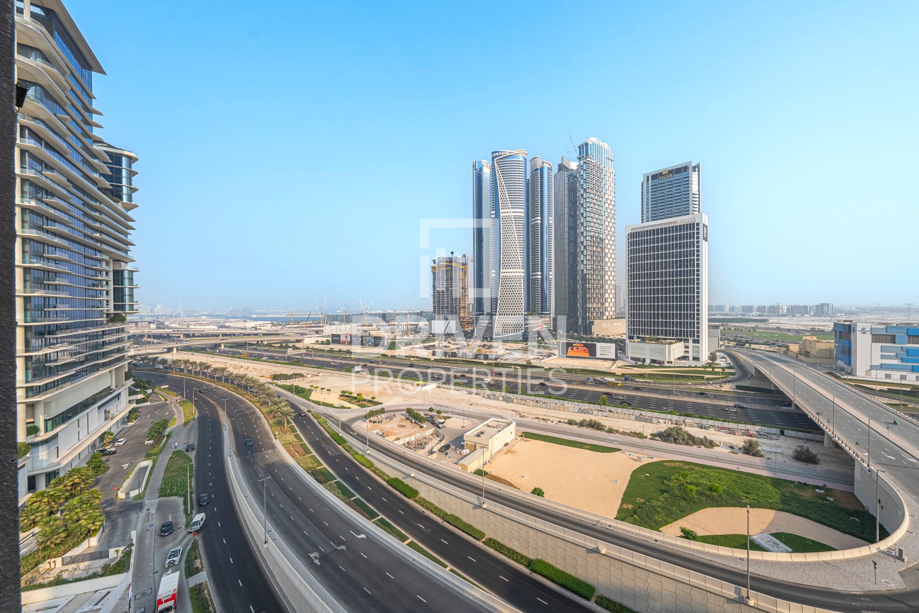Ready to Move in Unique Layout Modern Unit