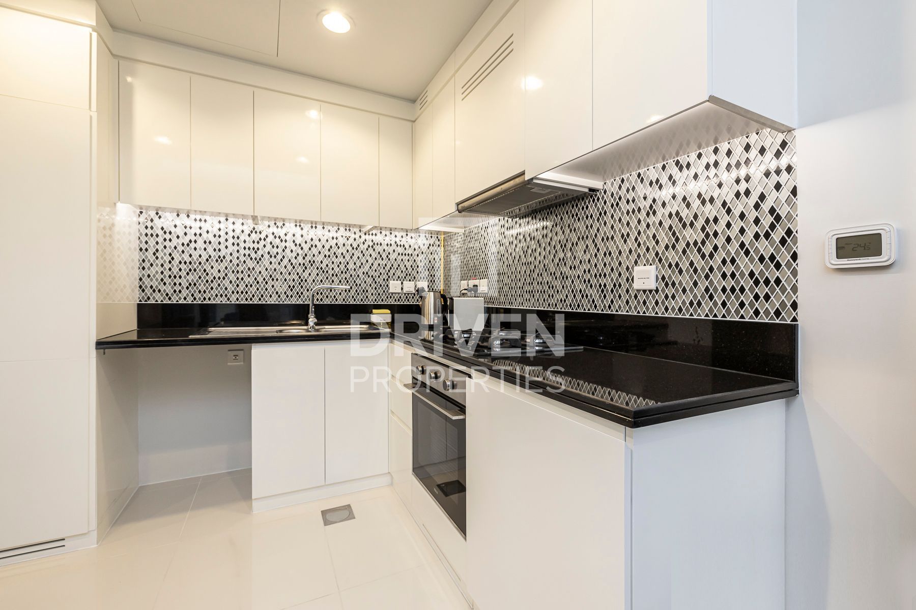 Modern Layout Elegant Unit Prime Location