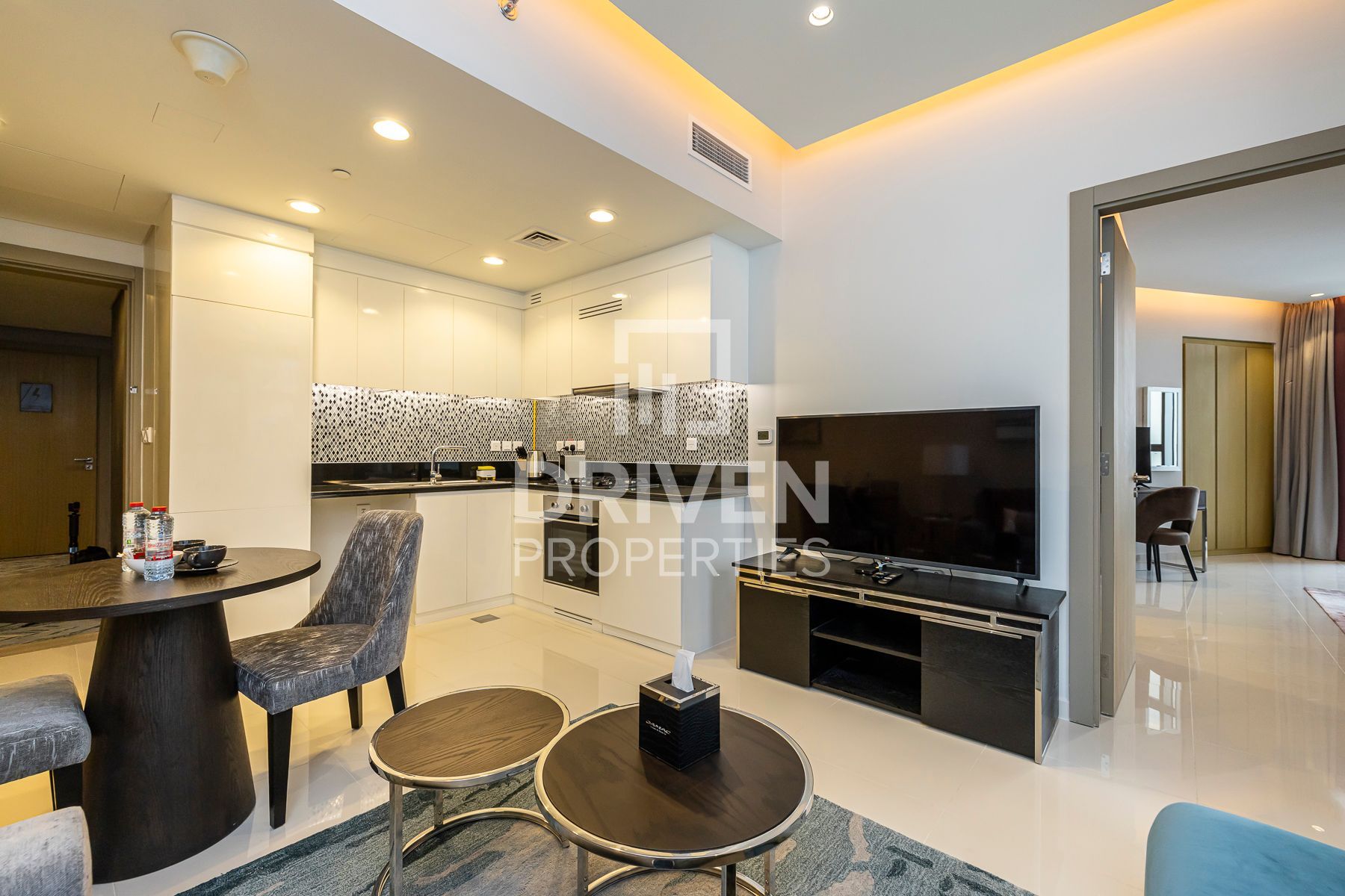 Modern Layout Elegant Unit Prime Location