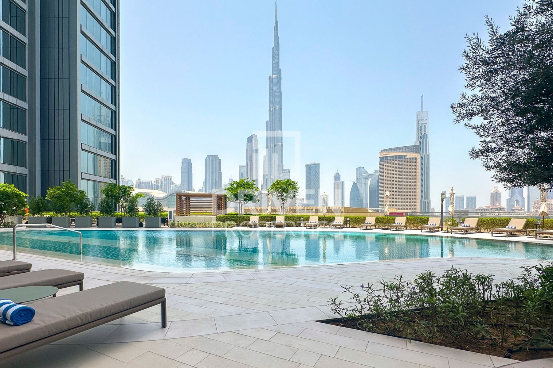 Stunning Unit Prime Amenities Vacant