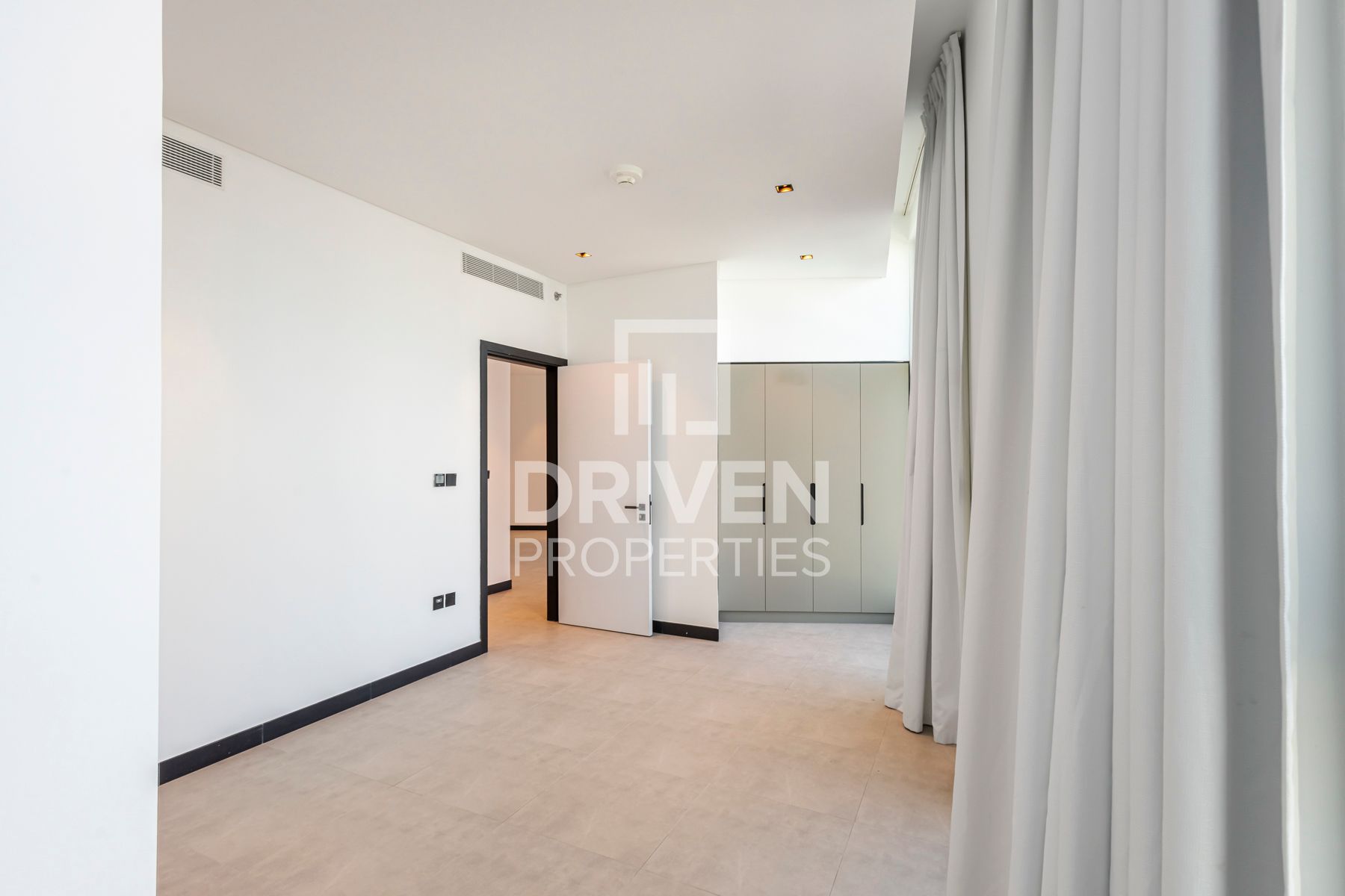 Burj and Canal View Spacious Ready to move in