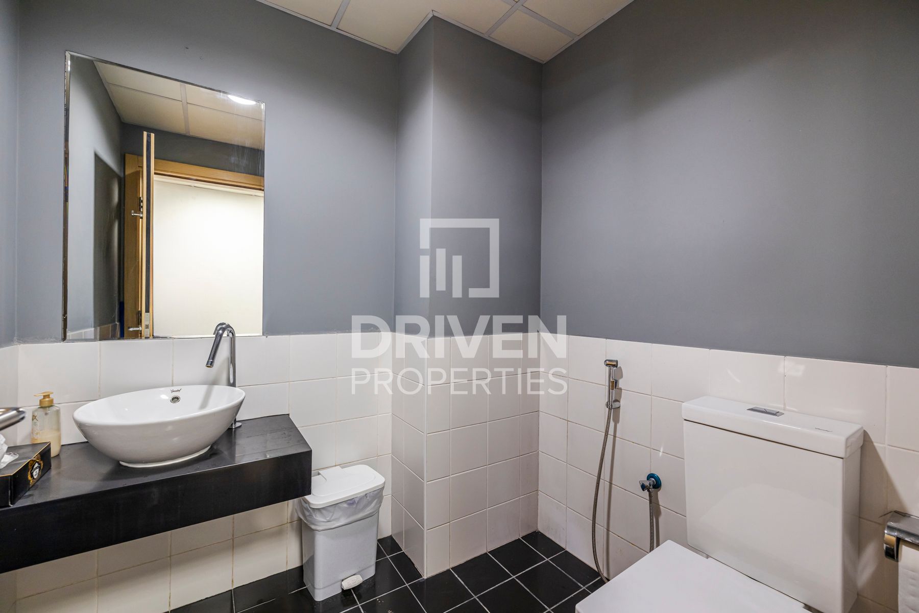 Prime Fitted Office Balcony Vacant Nov