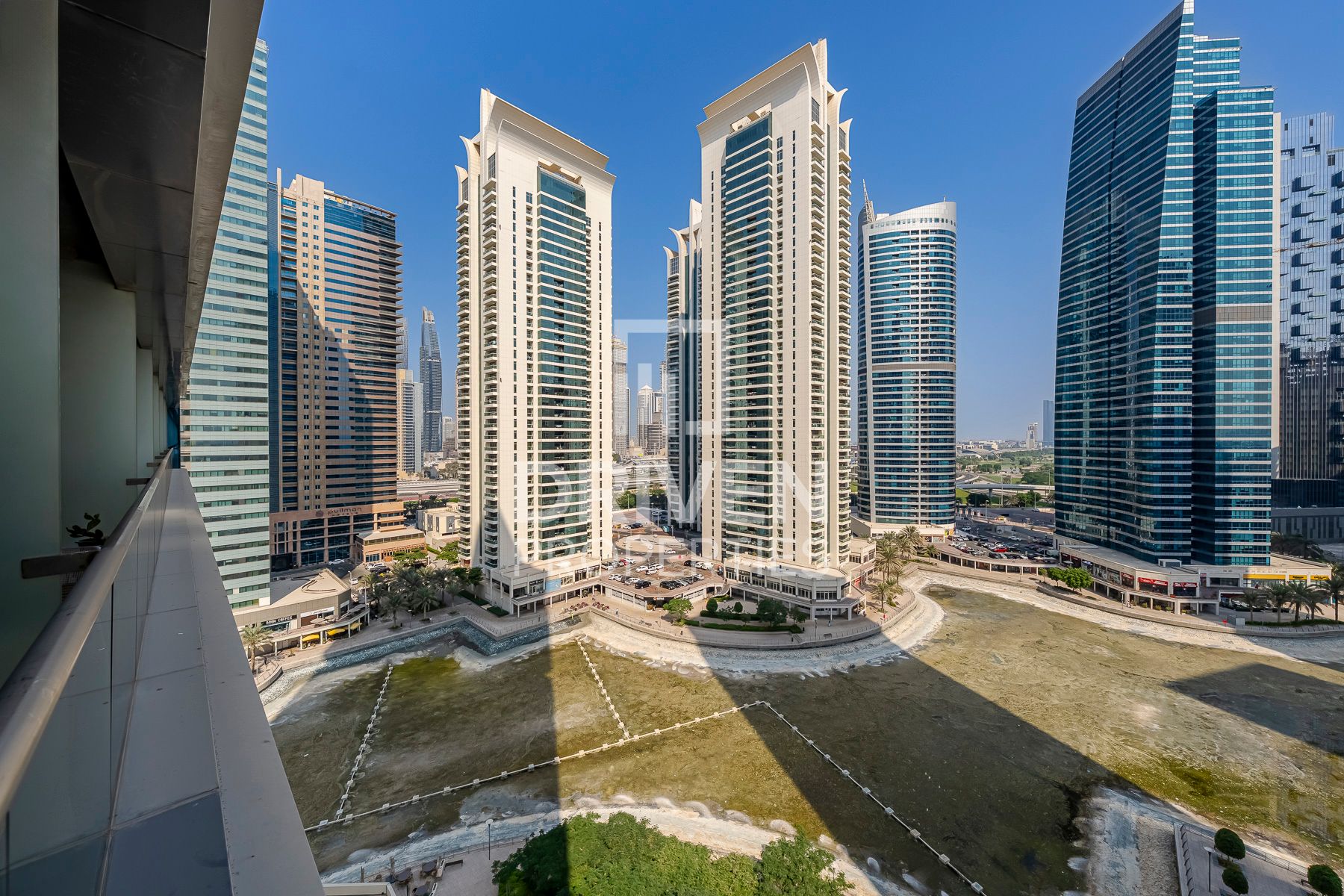 Furnished and Ready to move in Spacious