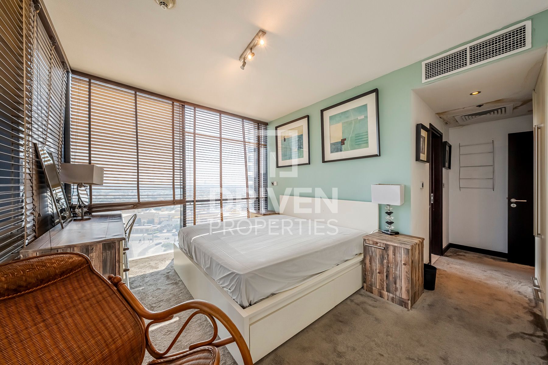 Furnished and Ready to move in Spacious