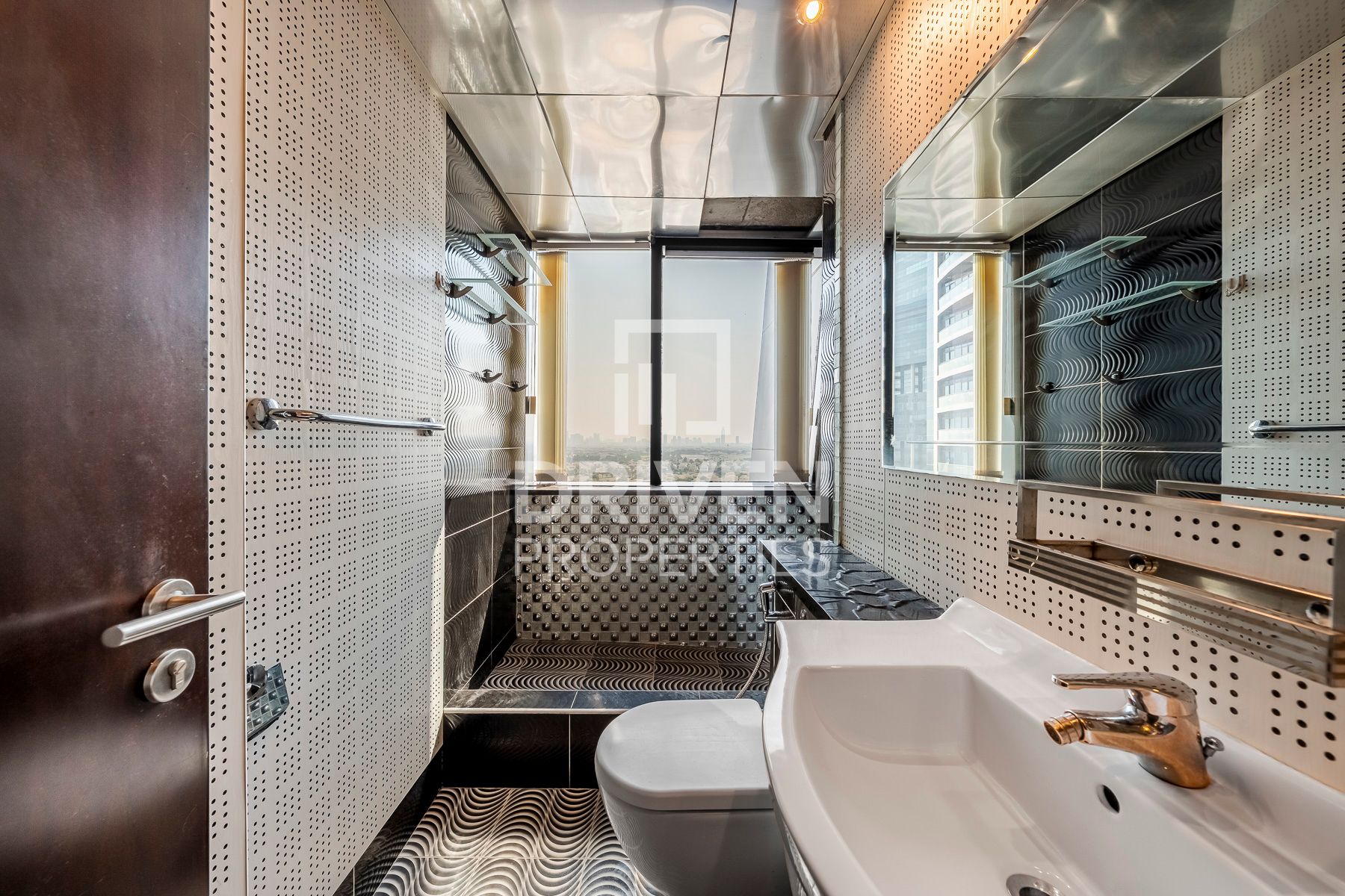 Furnished and Ready to move in Spacious