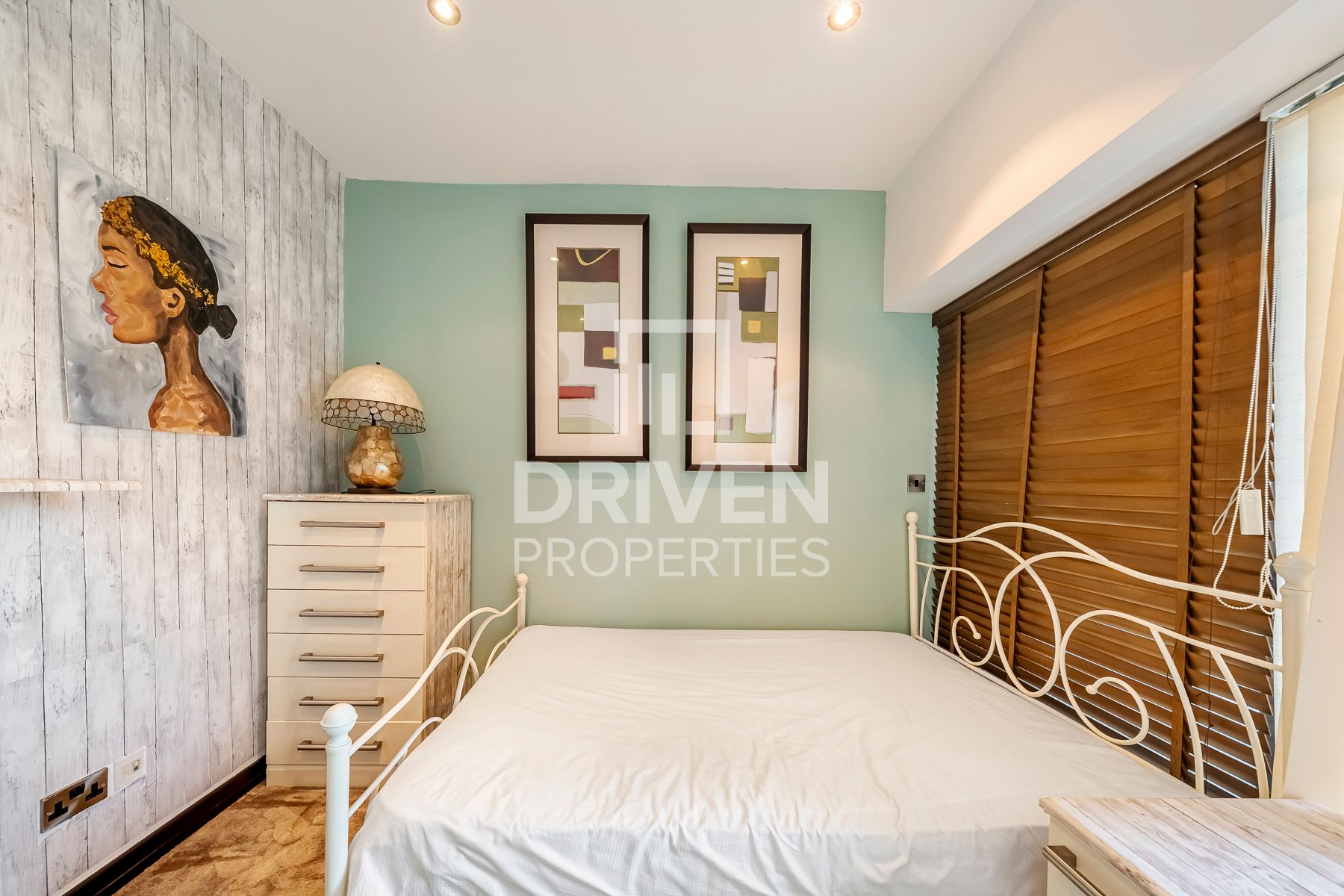 Furnished and Ready to move in Spacious