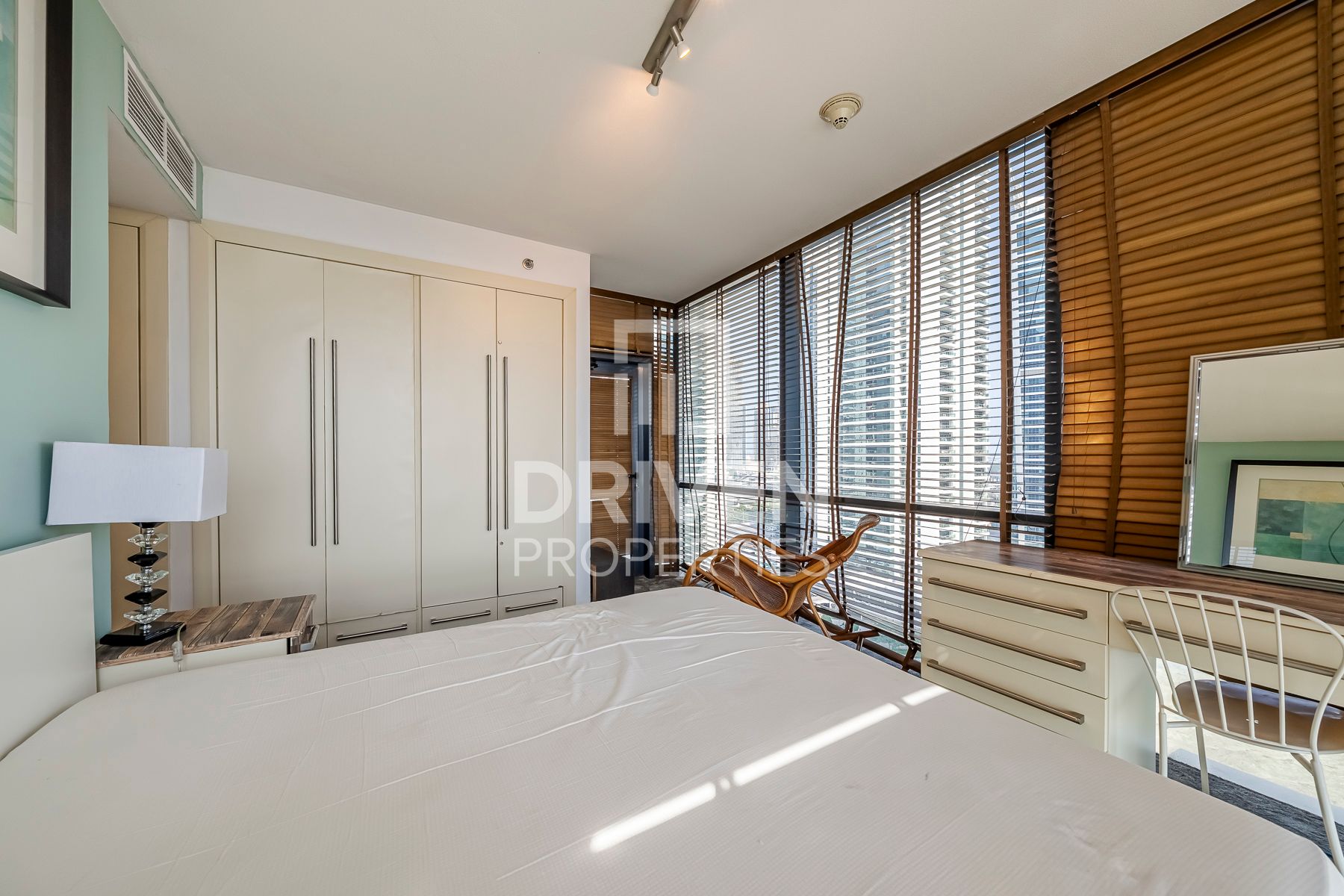 Furnished and Ready to move in Spacious