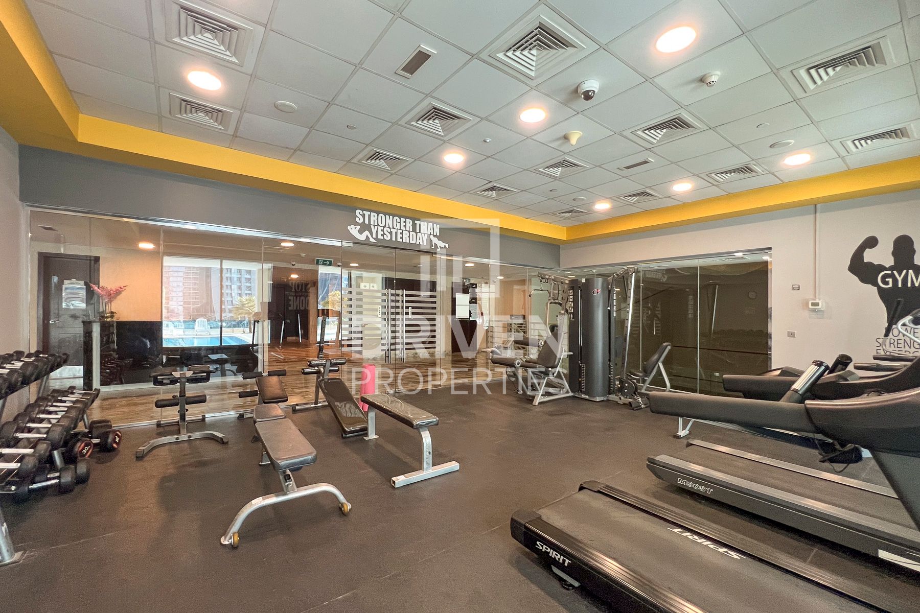 Prime Location Elegant Living Canal View