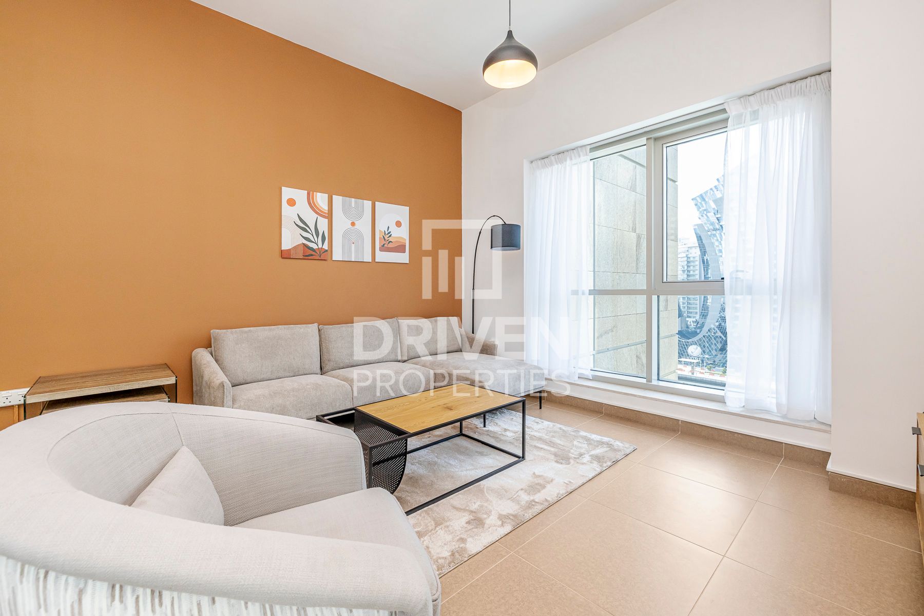 Prime Location Elegant Living Canal View