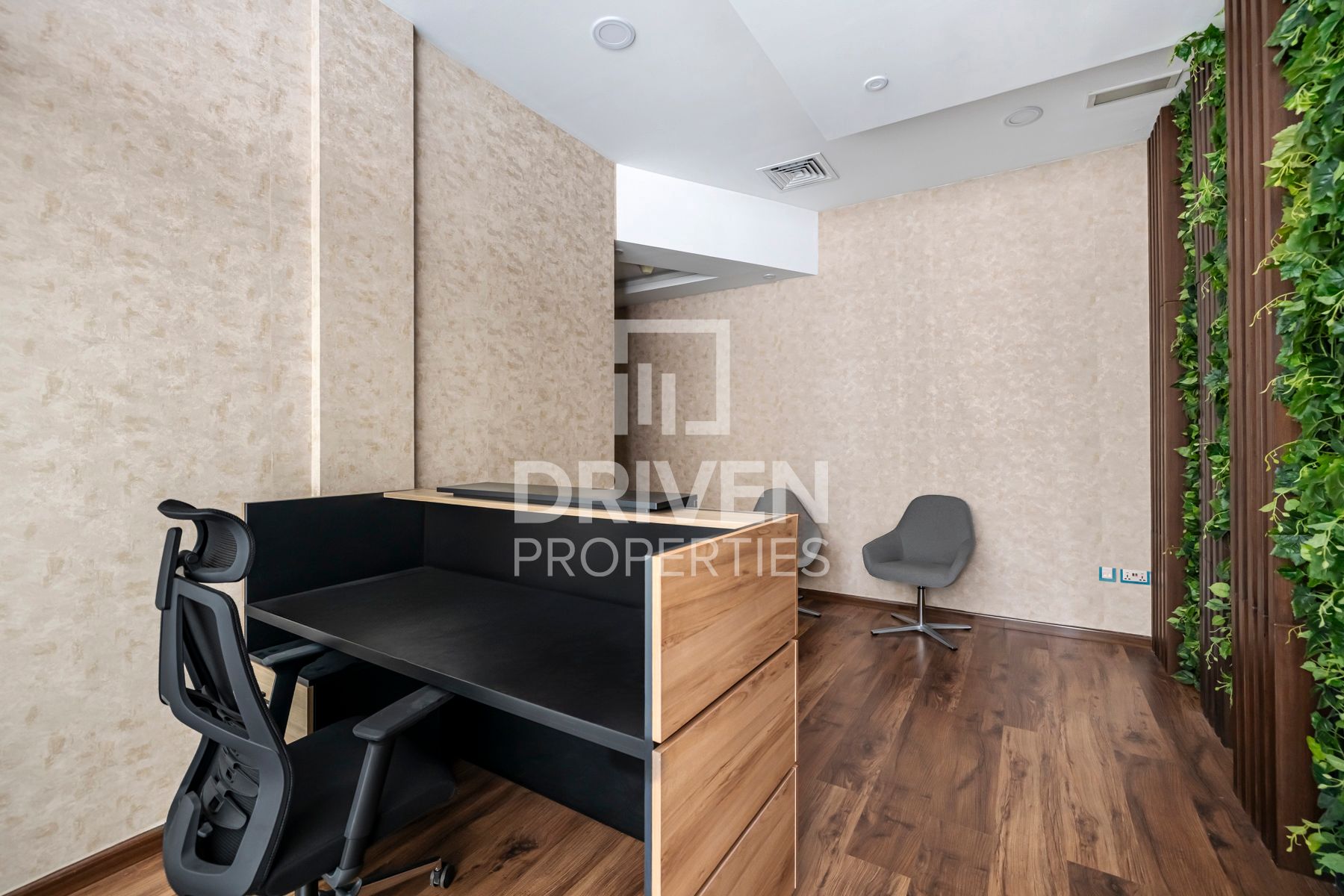 Ready to Move in Furnished Close to Metro