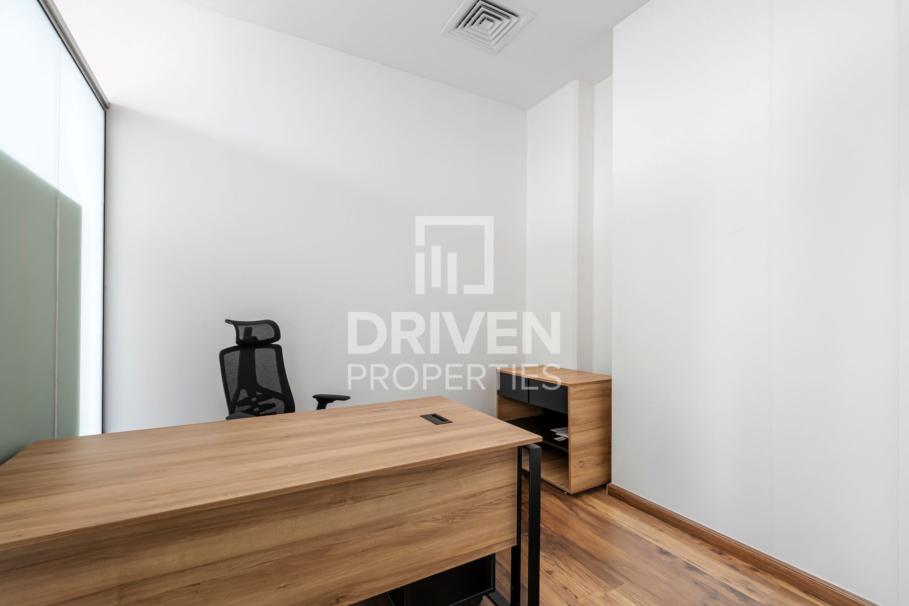 Ready to Move in Furnished Close to Metro