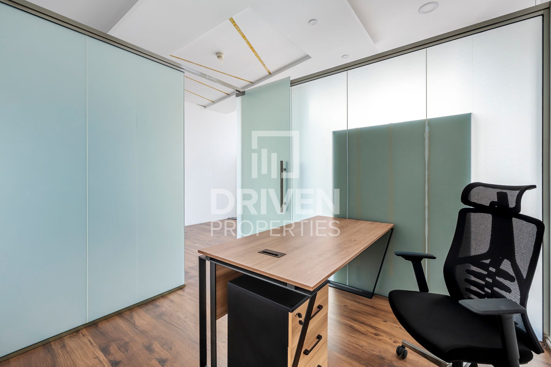 Ready to Move in Furnished Close to Metro