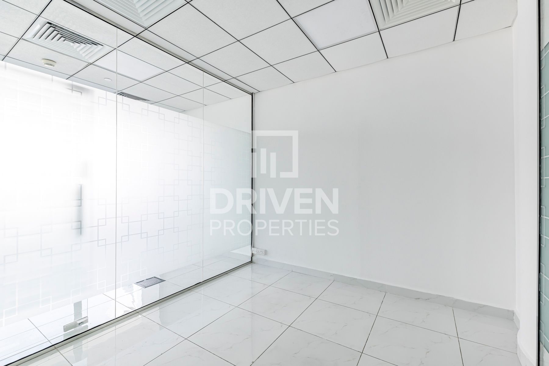 Vacant Office High Floor Close to Metro