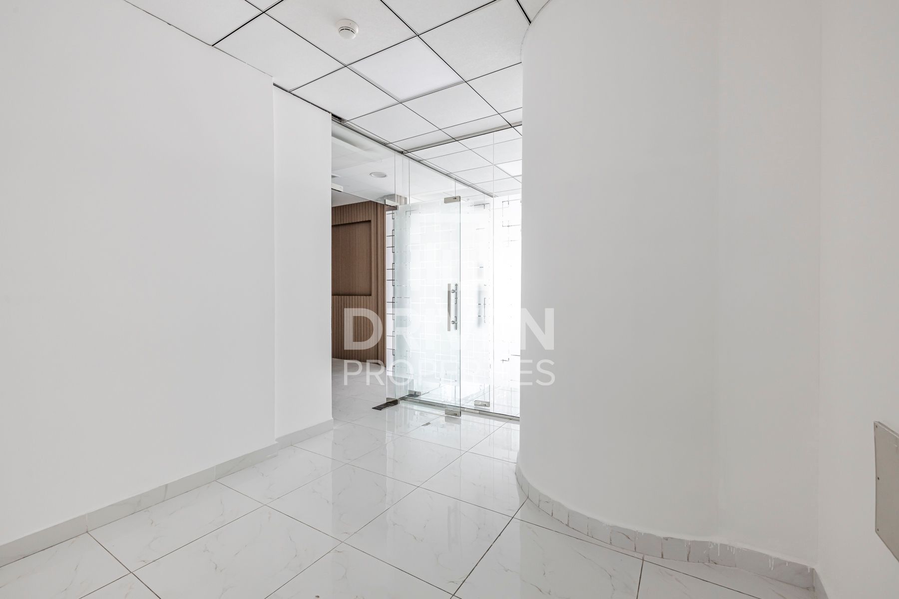 Vacant Office High Floor Close to Metro