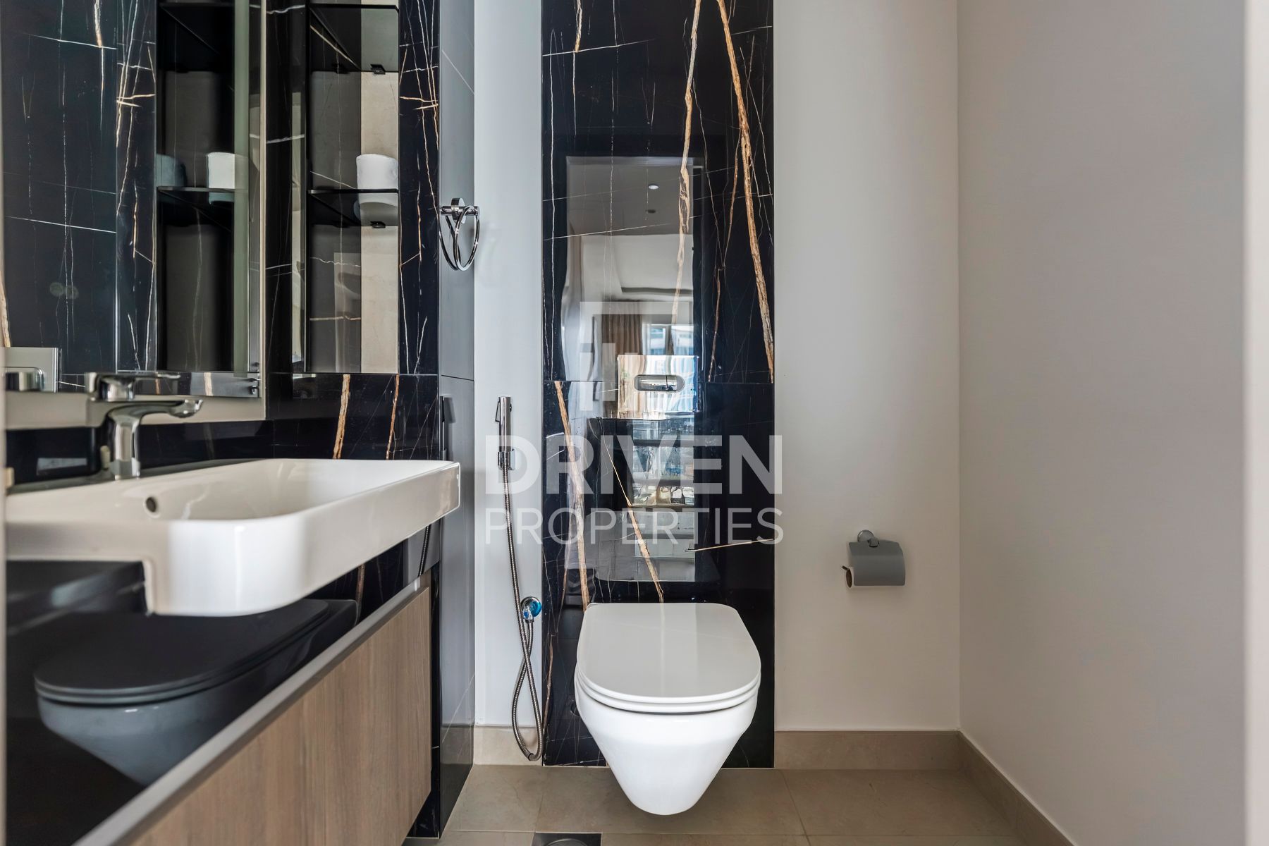 Huge Layout plus Study Room Lake View Vacant