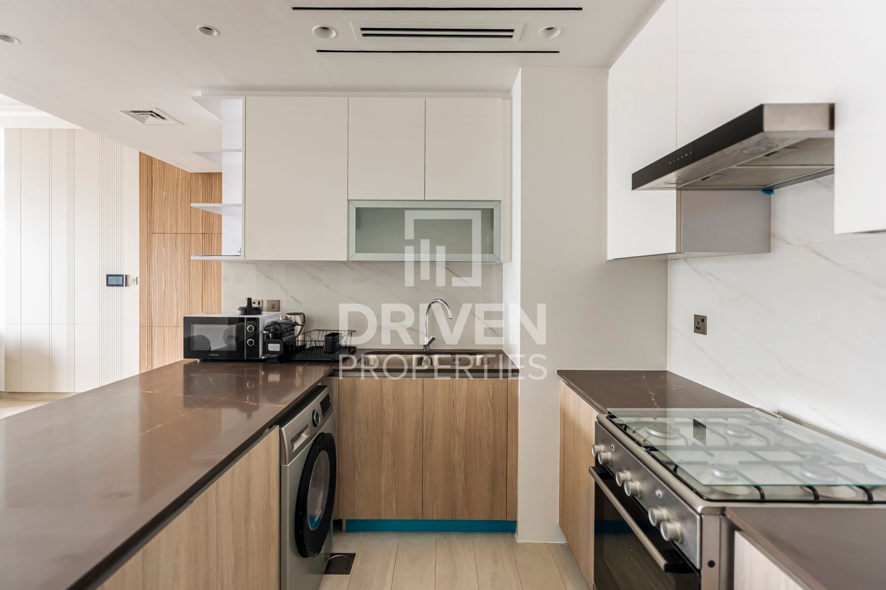 Huge Layout plus Study Room Lake View Vacant