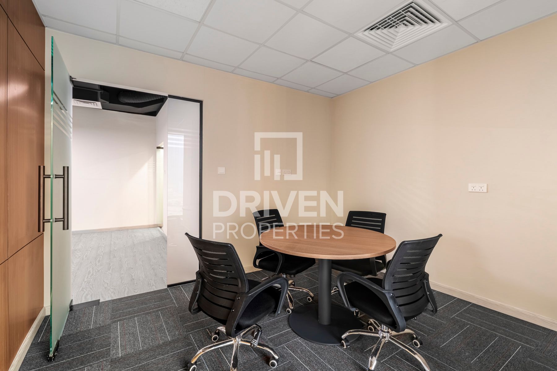 Fully Furnished Office Canal View Low Traffic