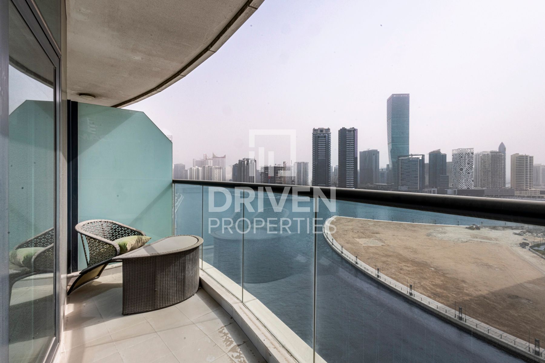 Vacant Well-maintained Fully Furnished