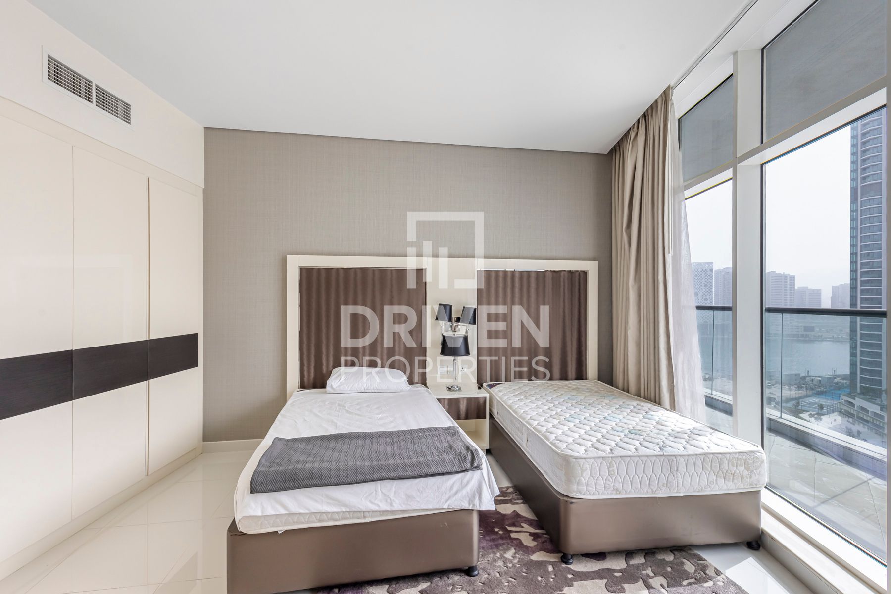 Vacant Well-maintained Fully Furnished