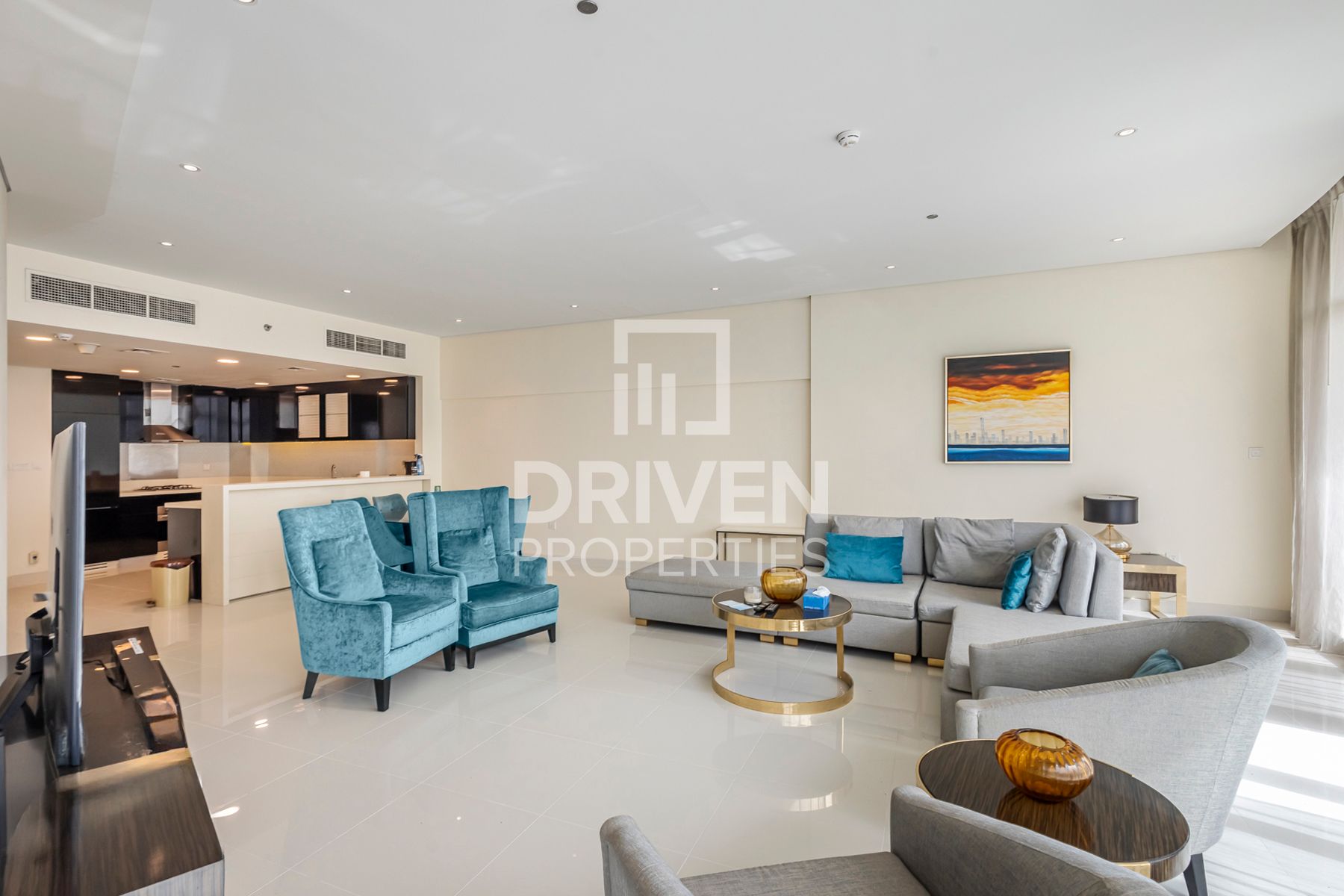 Vacant Well-maintained Fully Furnished